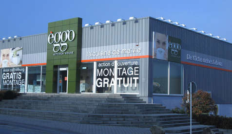 showroom picture alt text